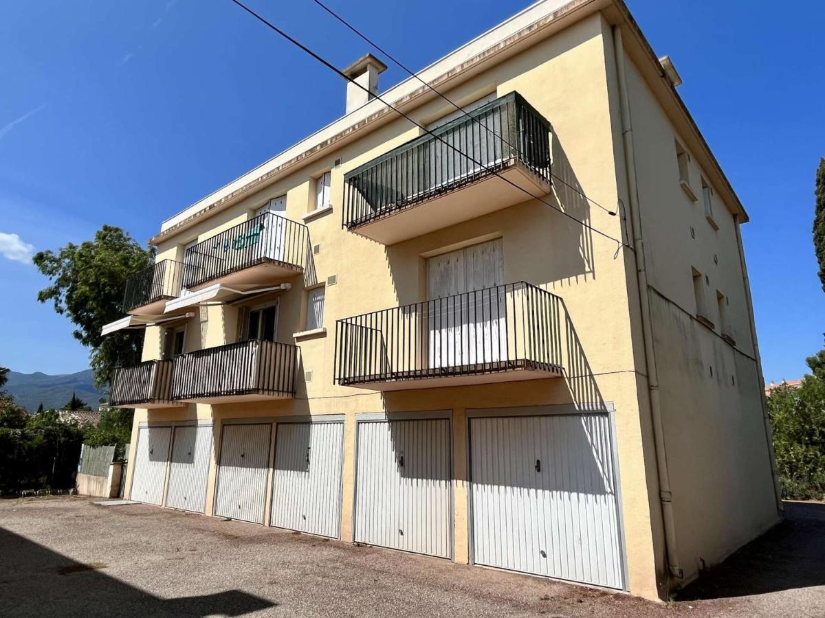 Coquet A 300m De La Avec Garage Et Balcon - - Fr-1-225-668 Apartment